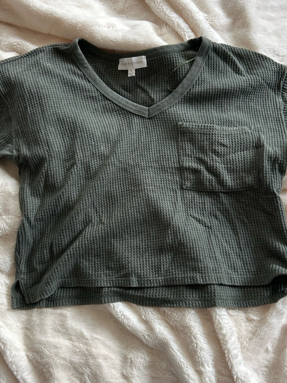 boxy waffle-knit V-neck pocket tee - olive